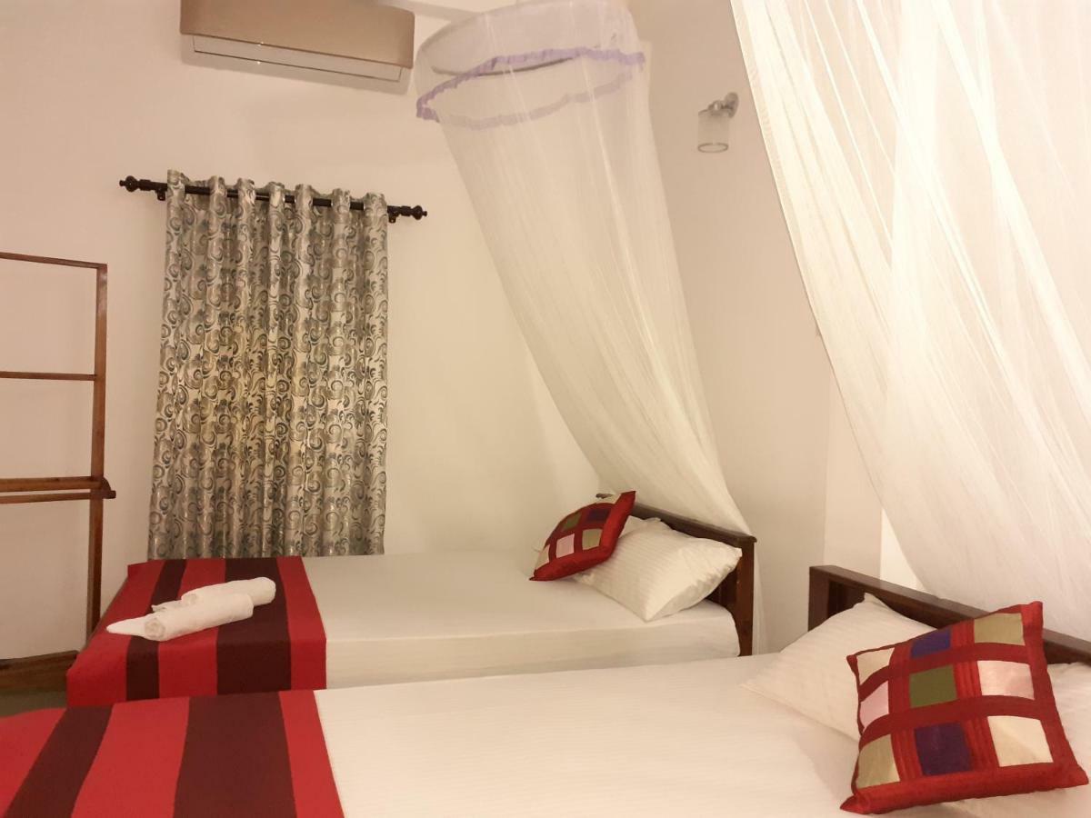 Golden Pearl Safari Villa Udawalawe Exterior photo