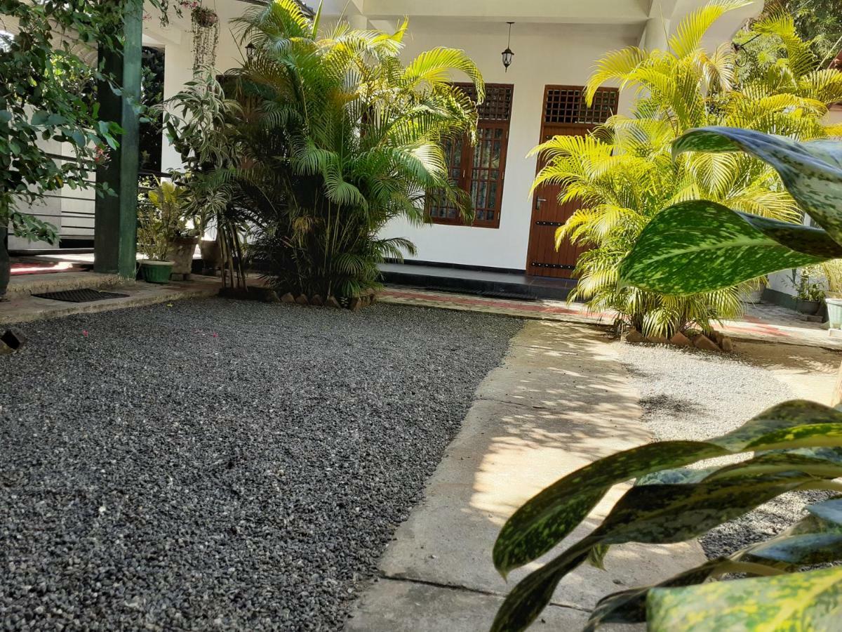 Golden Pearl Safari Villa Udawalawe Exterior photo